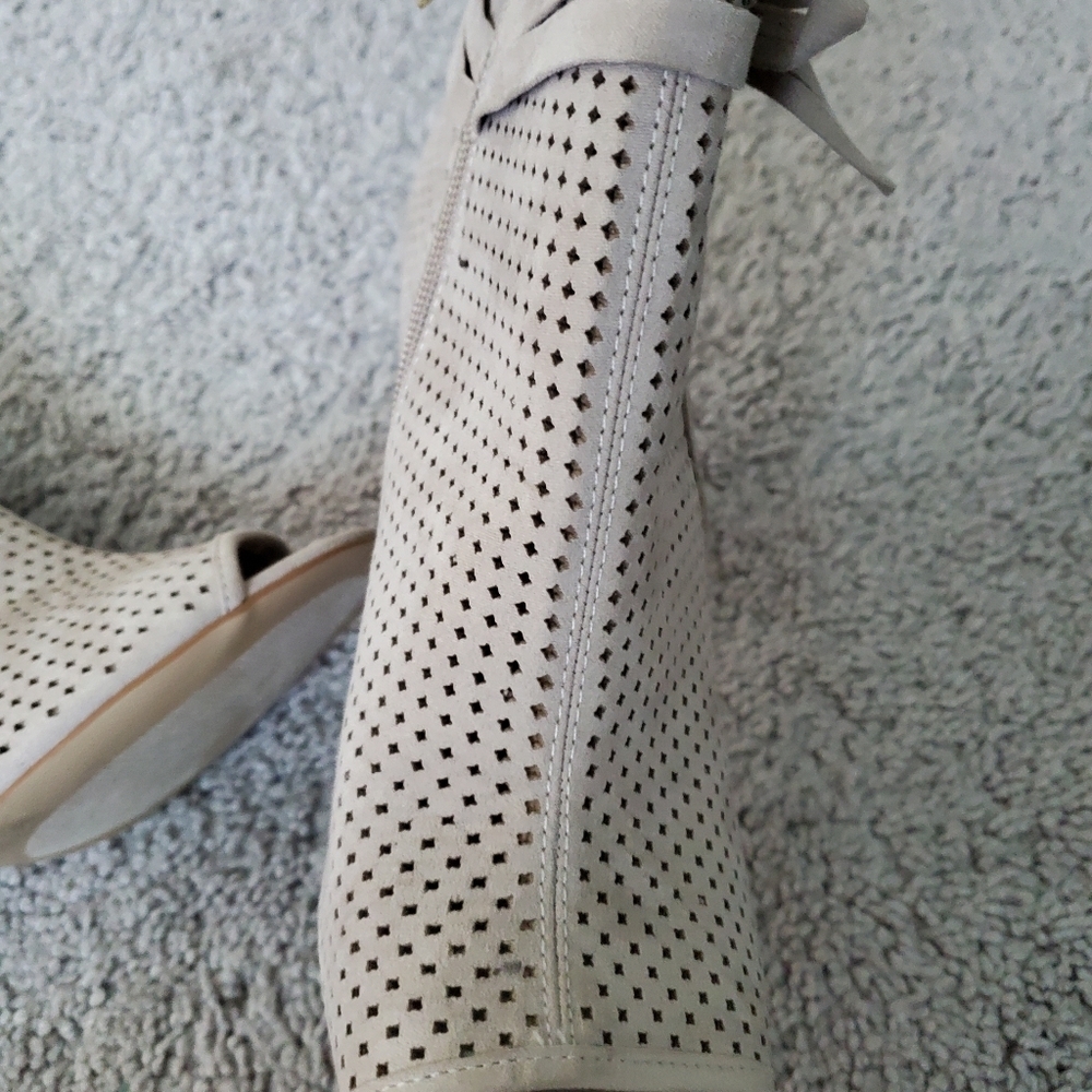 Kaari Blue Tracy Fabric Upper Cream Bow Peep-Toe Ankle Boots Size 9 - Picture 6 of 11